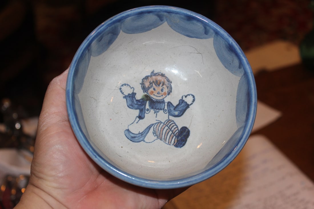 Louisville Stoneware Bowl: 5 1/4" in diameter