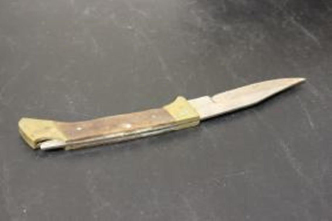 A Large Pocket Knife: 4 3/4" long