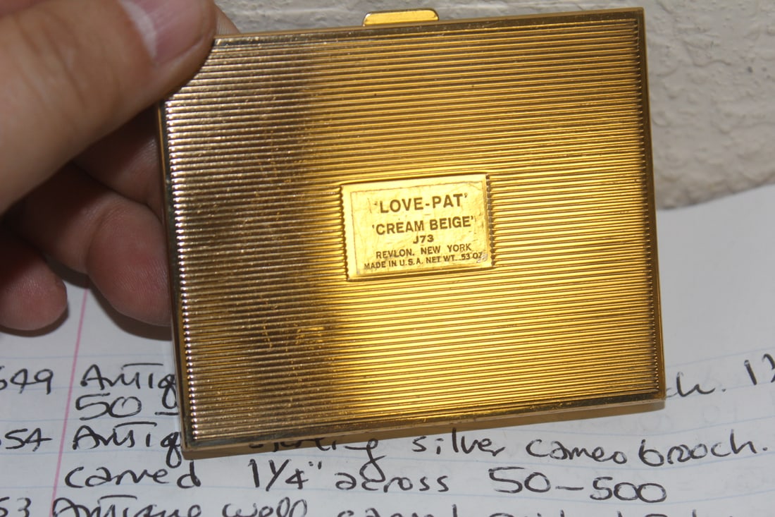 Revlon Compact - 2