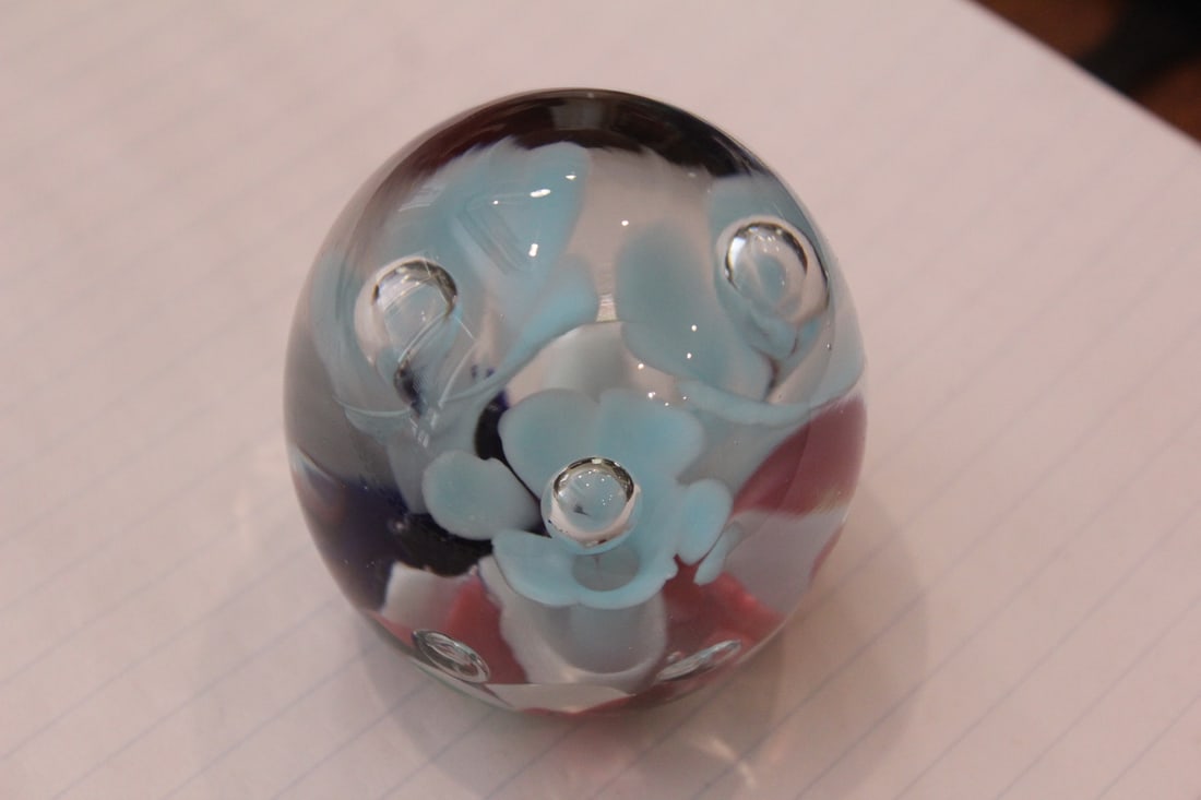 Art Glass Paperweight: 2 3/8" tall