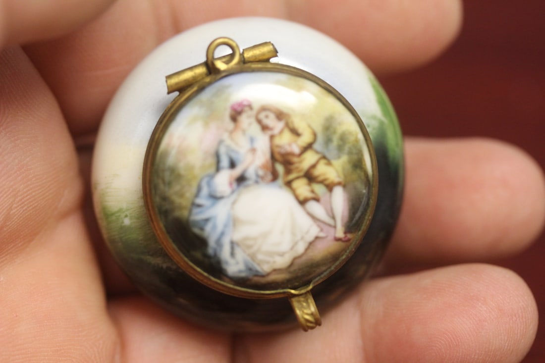 An Antique Trinket Box (1 of 9)