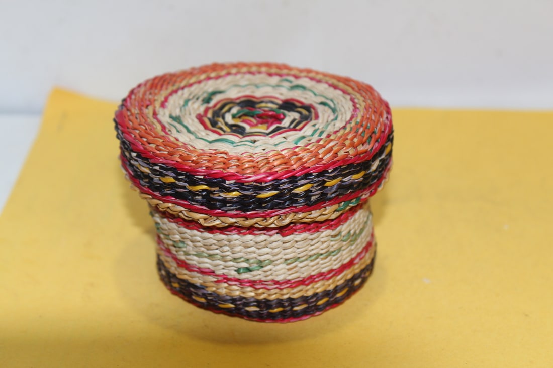 A Rattan Trinket Box: 3 1/4" in diameter