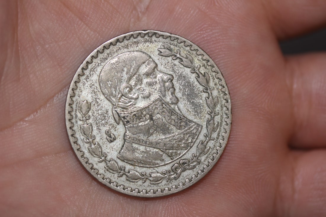 1962 Mexican Un Peso: 10% silver coin