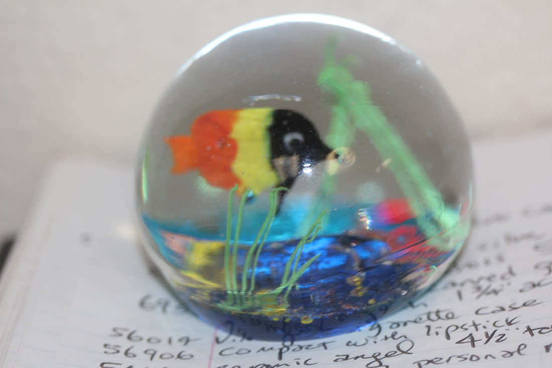Art Glass Fish Paperweight: approximately 3" in diameter