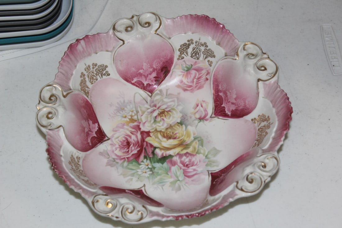 R S Prussia Large Rose Bowl: marked - 19th century - 10 1/2 inches in diameter