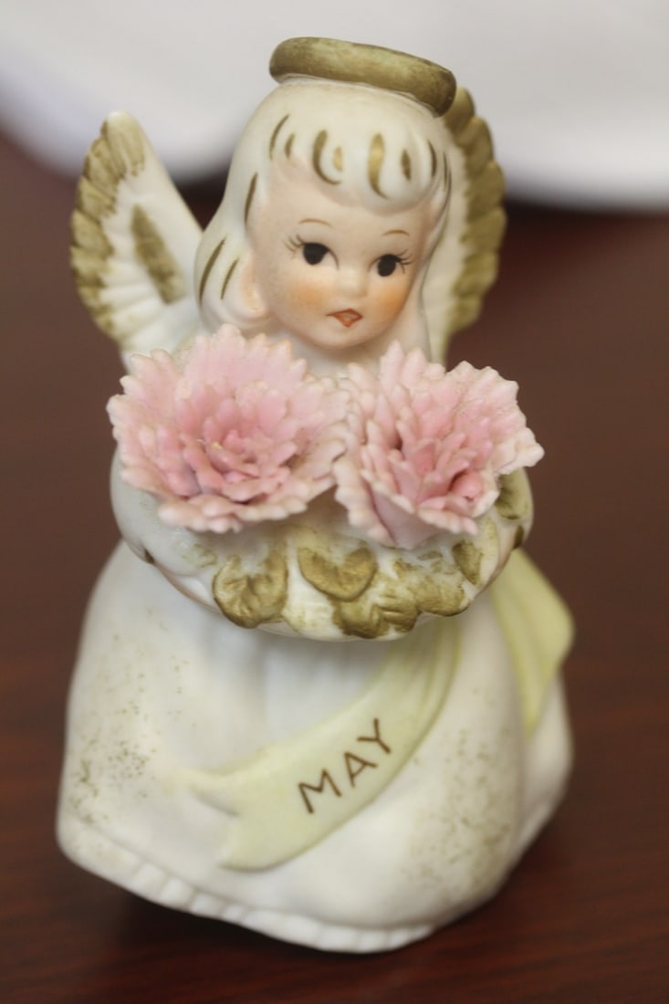 A Ceramic Angel Figurine: 4 1/2" tall