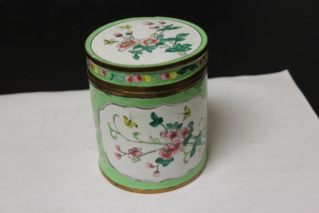 A Chinese Enamel Trinket Box: 3 3/4" tall