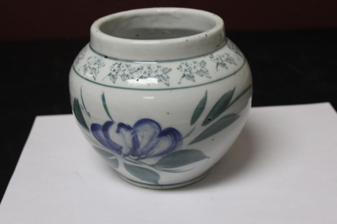A Korean Blue and White Porcelain Jar: Most likely early 20th century - 4 3/4" tall