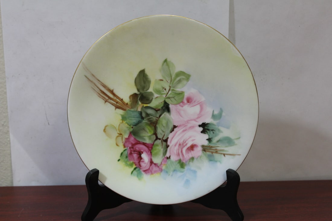 A Bavarian Hand Painted Floral Plate: 8 3/8" in diameter