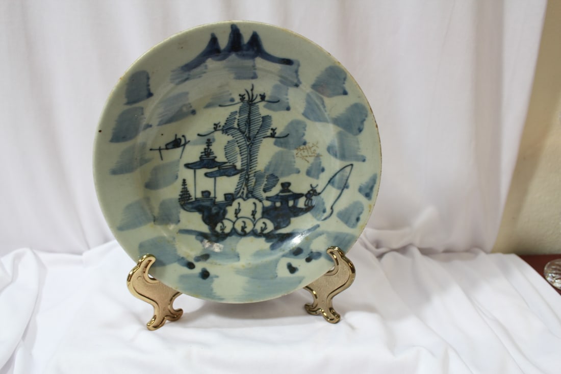 A Chinese Blue and White Plate: 19th century - signed - 9 inches in diameter