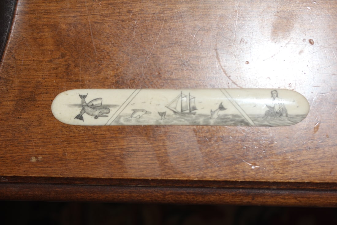 B o n e Page Turner: 6 3/4" long - possibly early 20th century