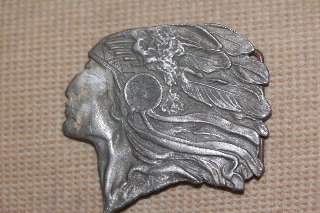 Indian Motif Belt Buckle: as shown on photos