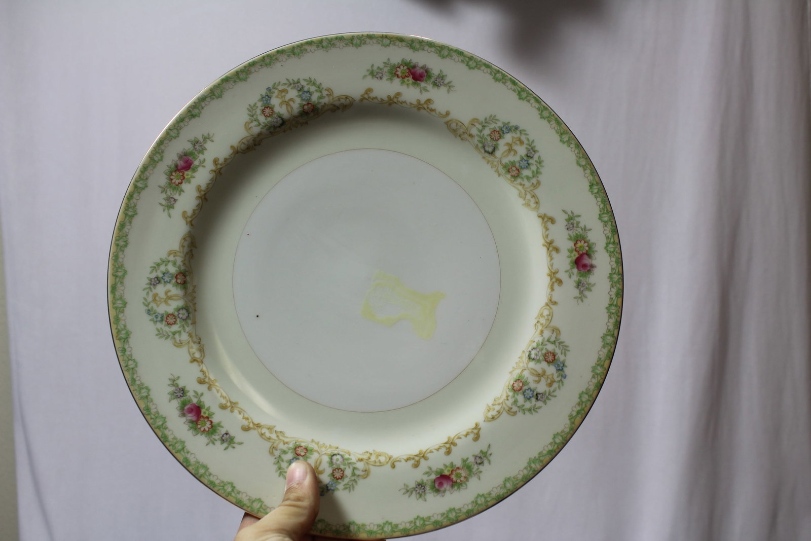A Japanese Noritake Plate: 9 7/8" in diameter