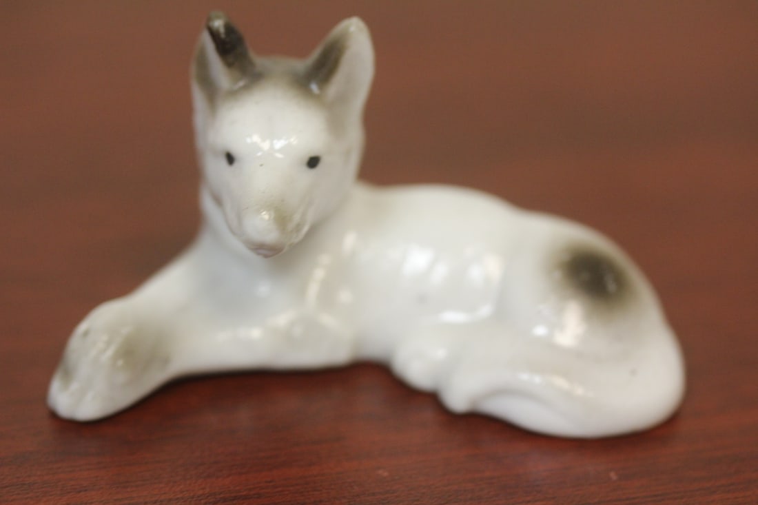A Small Japanese Ceramic Dog: 2 1/4" across