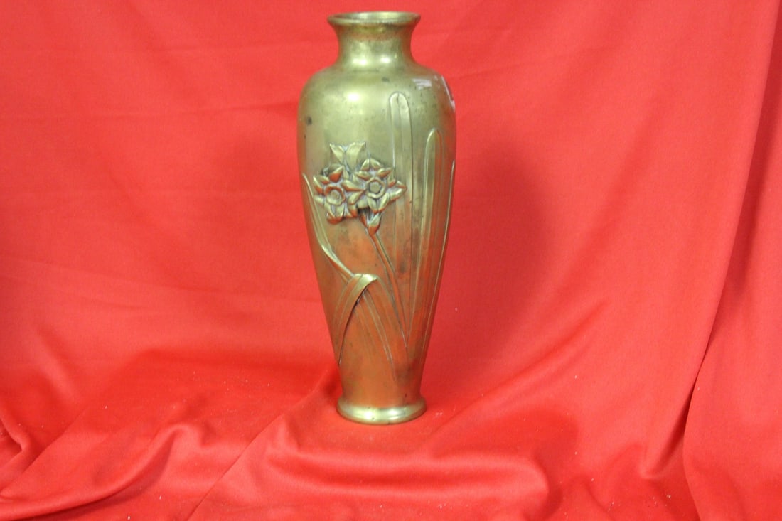 A Japanese Signed Bronze Vase: 9 1/4" tall