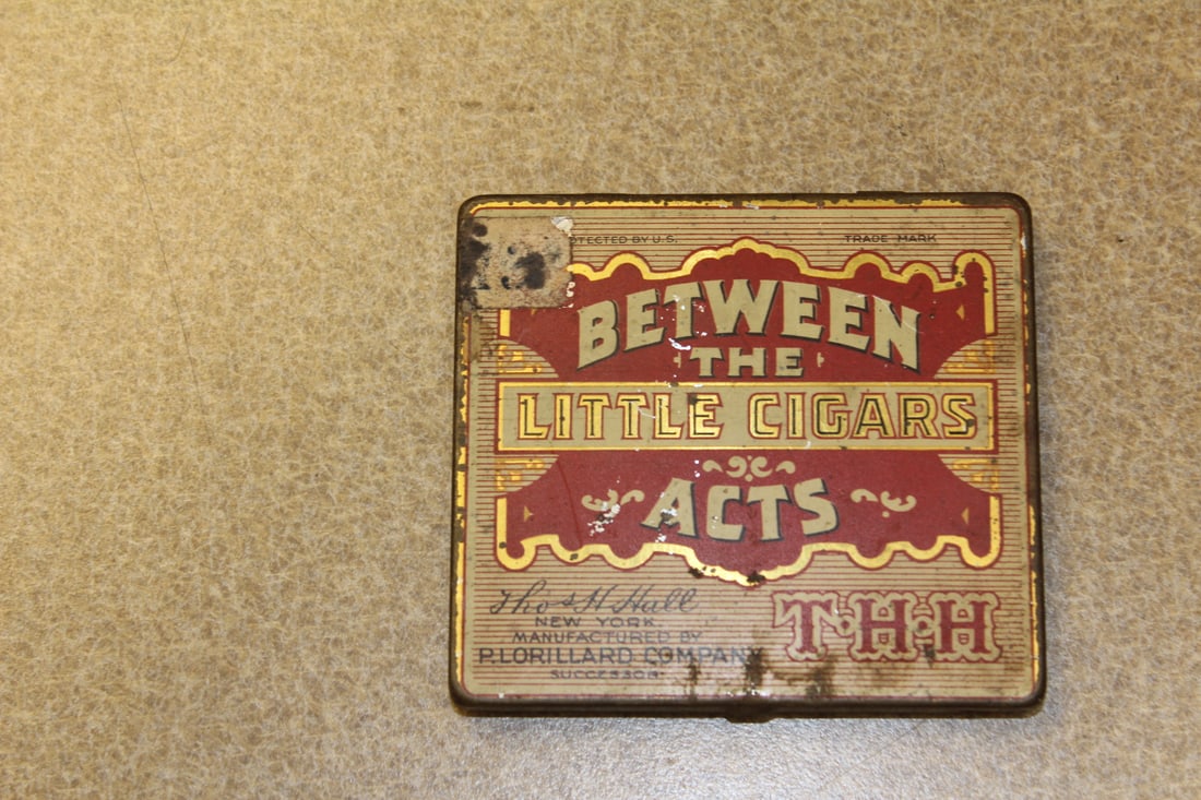 Rare Between The Little Cigars Tin: rare with insert - 3 1/4" across