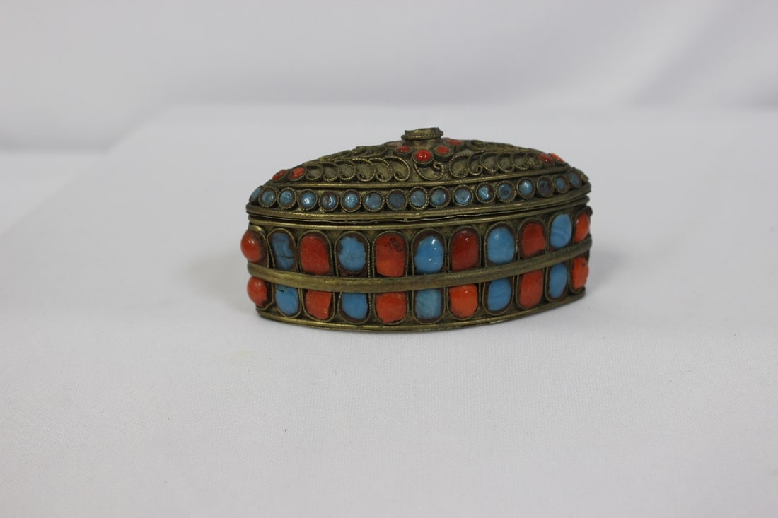 A Stone and Metal Trinket Box: vintage - 3 inches across