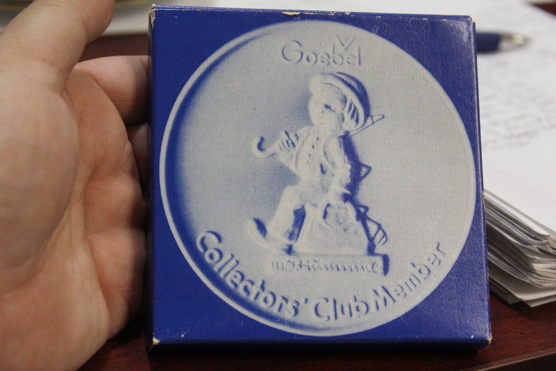 A Global Plaque: Boxed - 4 inches in diameter