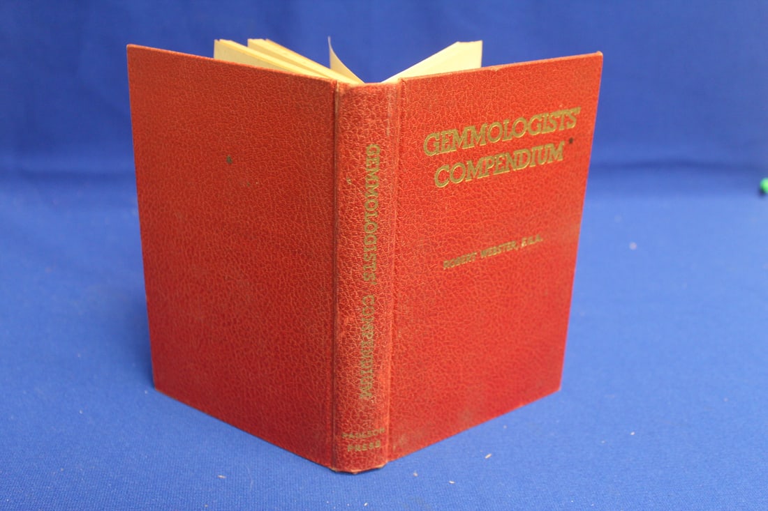 Hardcover Book: Gemmologists Compendium: as shown