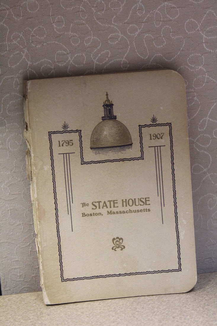 Book: The State House, Boston, Massachusetts: softcover book - 1795-1907