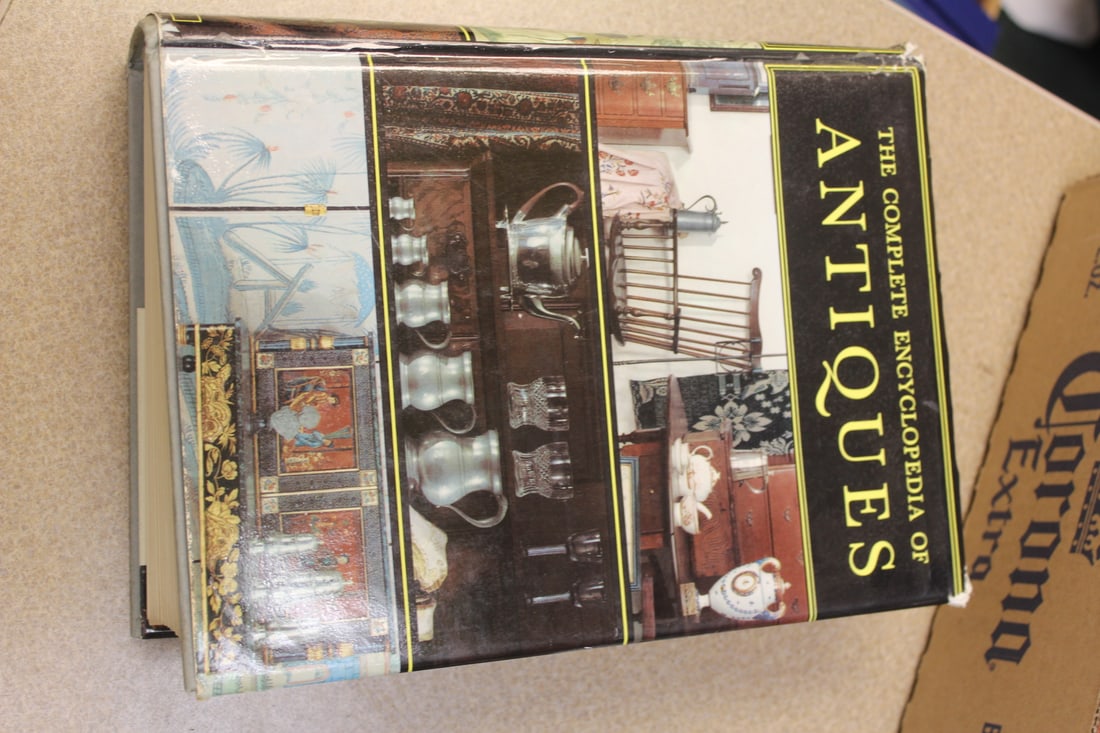 Book: The Complete Encyclopedia of Antiques: hardcover - large book