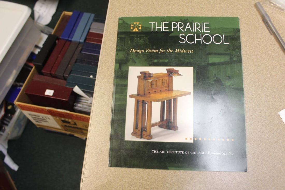 Softcover Book: The Prairie School: furniture design book