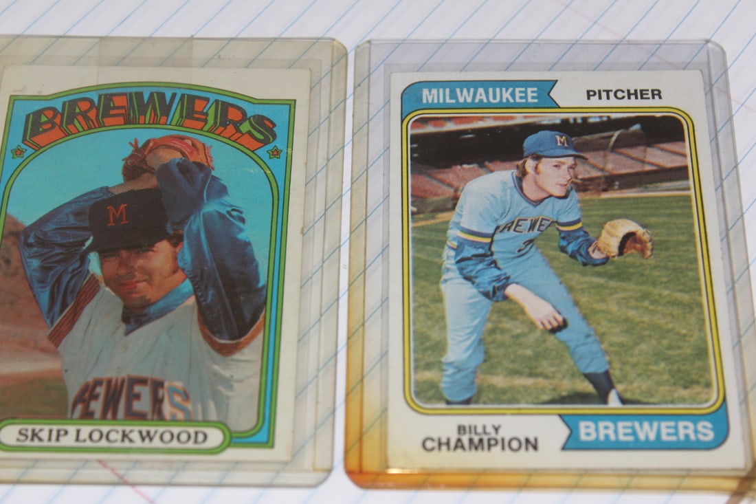 Lot of 2 Milwaukee Brewers Baseball Cards: as shown