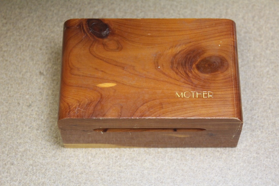 Cedar Box: 5 3/8" across