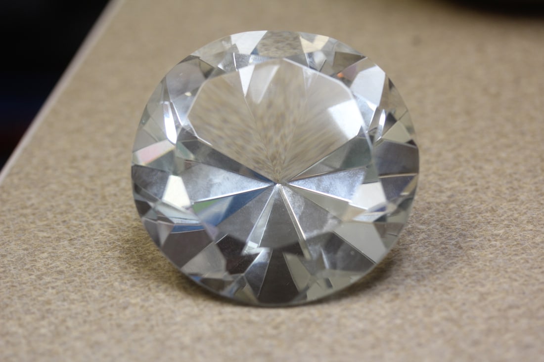 Crystal Diamond Paperweight: 3" in diameter