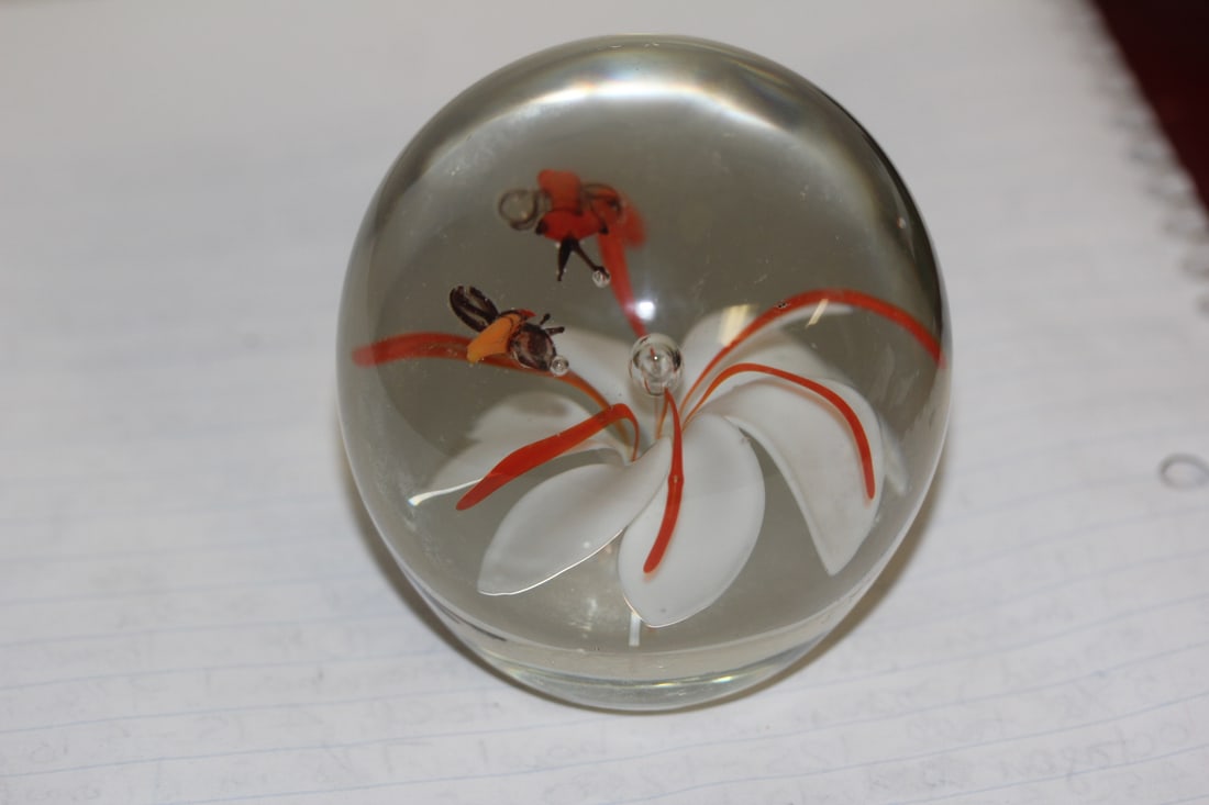 Art Glass Paperweight: honey bees on flower - 3" tall