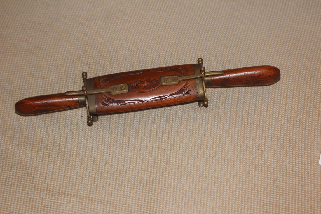 Indian Wood Handle Carving Set: made in India
