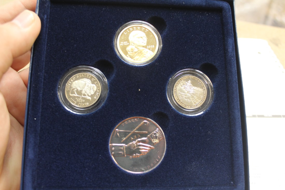2004 Westward Journey Nickel Series: US Mint - 2004 coin and medal set