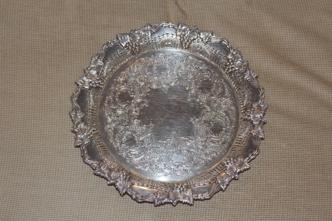 Ornate Silverplate Tray: 9 3/4" in diameter