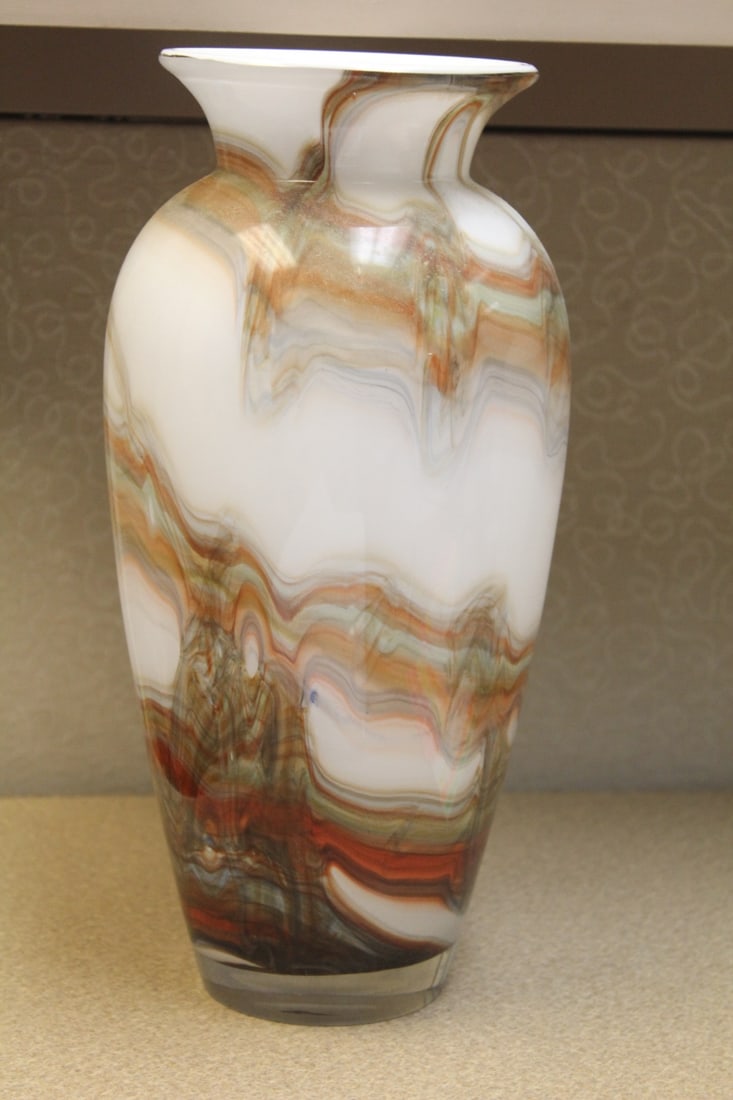 Artglass Vase: 11 5/8" tall