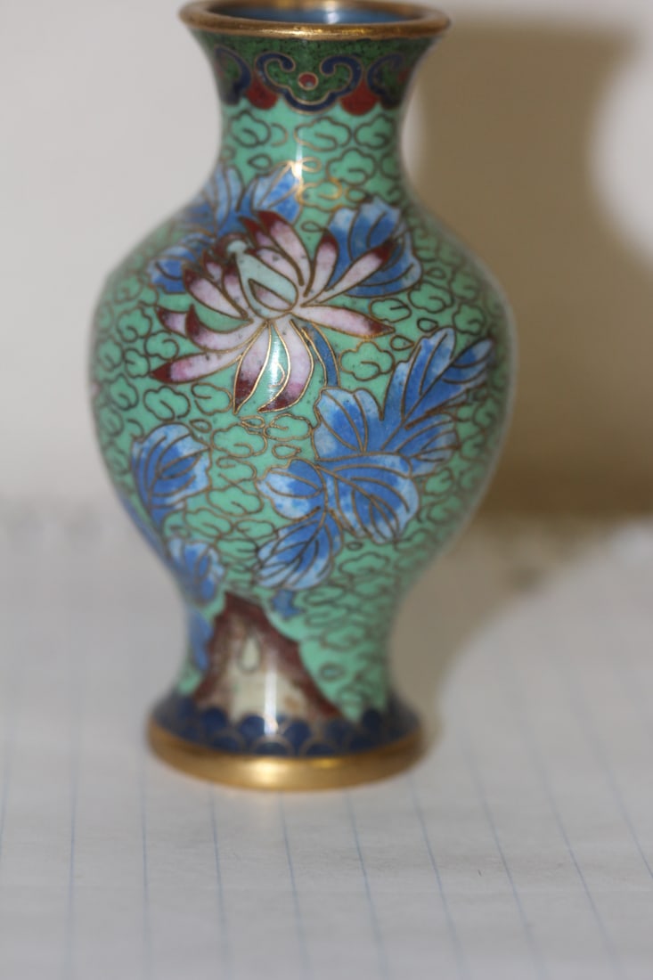 Chinese Cloisonne Small Vase: 3 1/4" tall