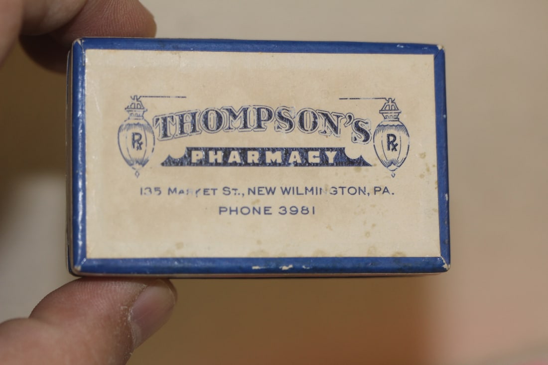 Vintage Pill Box: as shown