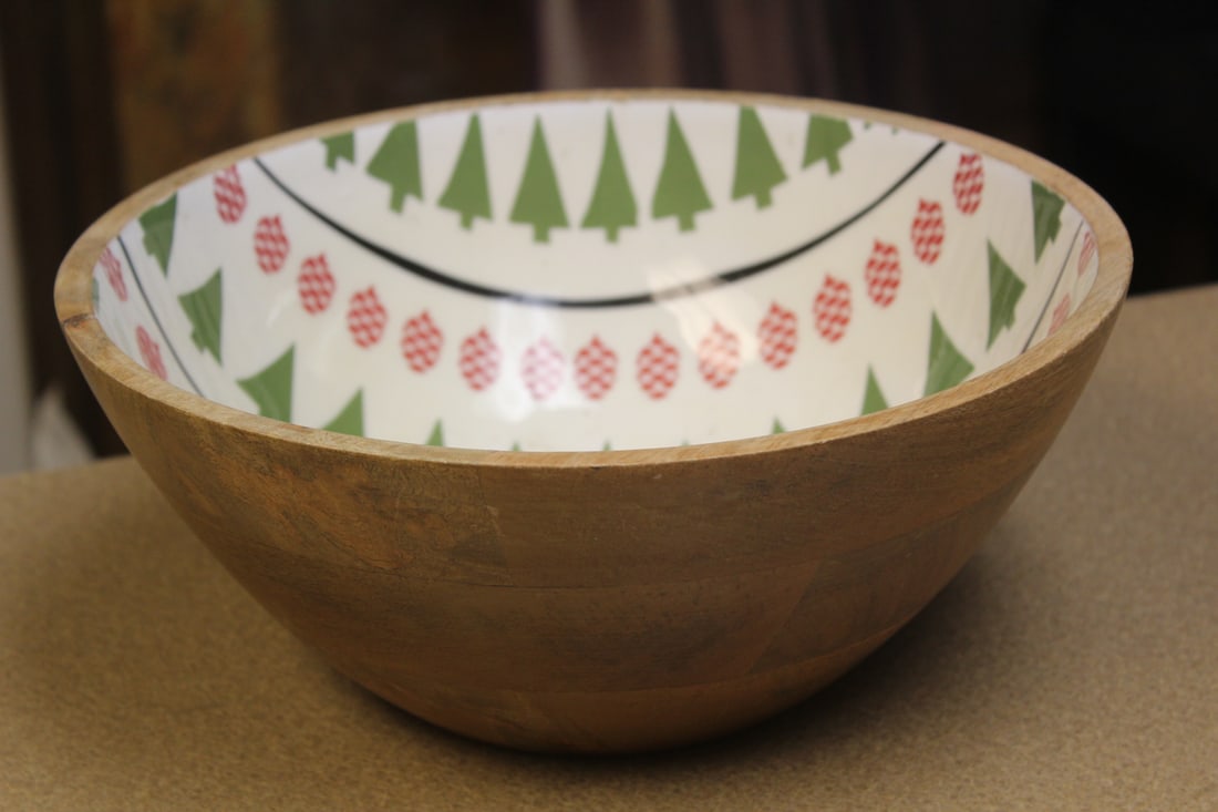 Hallmark Christmas Wooden Bowl: 10 7/8" in diameter