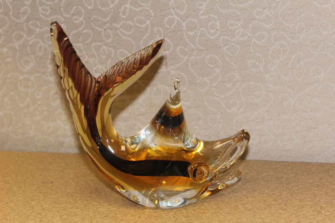Artglass Fish: 6 inches tall