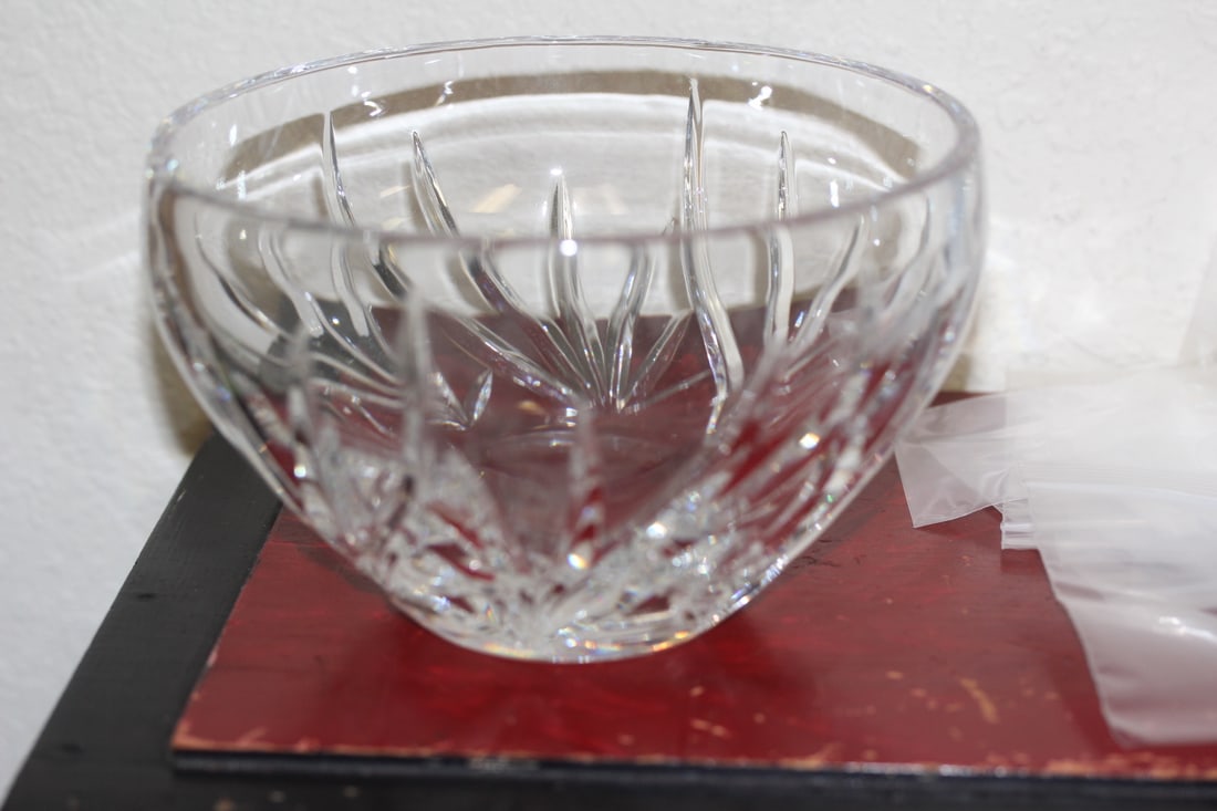 Signed Waterford Cut Crystal Bowl (1 of 6)