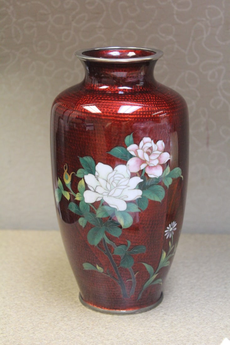 Japanese Cloisonne Vase: 7 3/8" tall