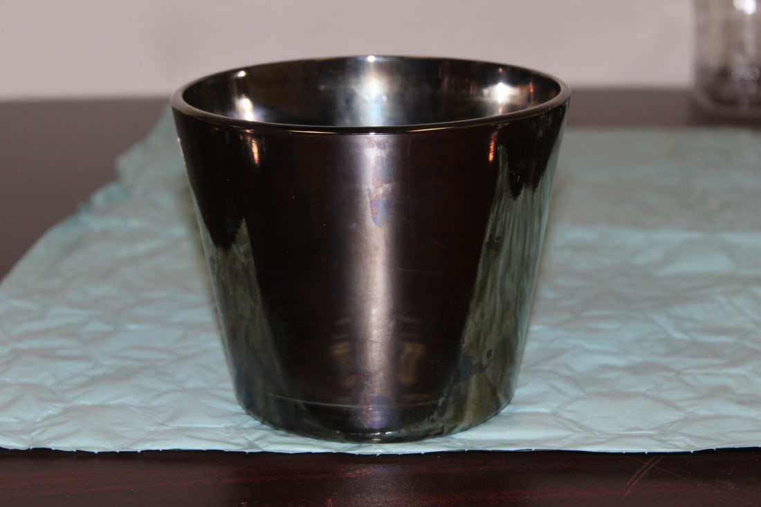 A Luster Glass Ice Bucket: 5" tall