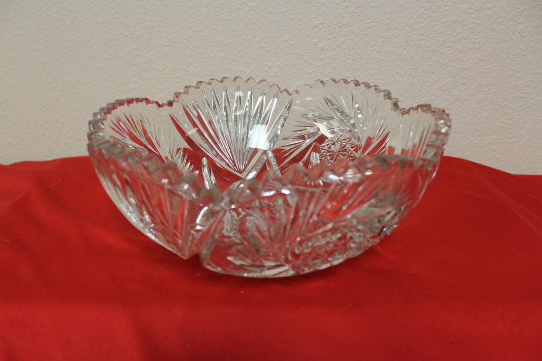 American Brilliant Cut Crystal Bowl: 8" in diameter