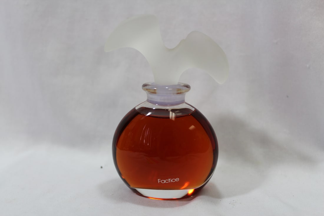 A Chloe? Perfume Bottle: probably 90mL - made in France