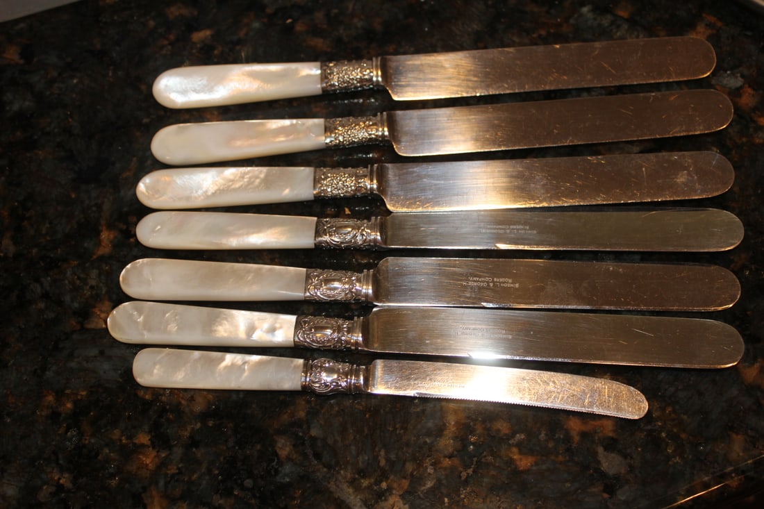 Lot of 7 Mother of Pearl and Sterling Ban Butter Knives (1 of 3)