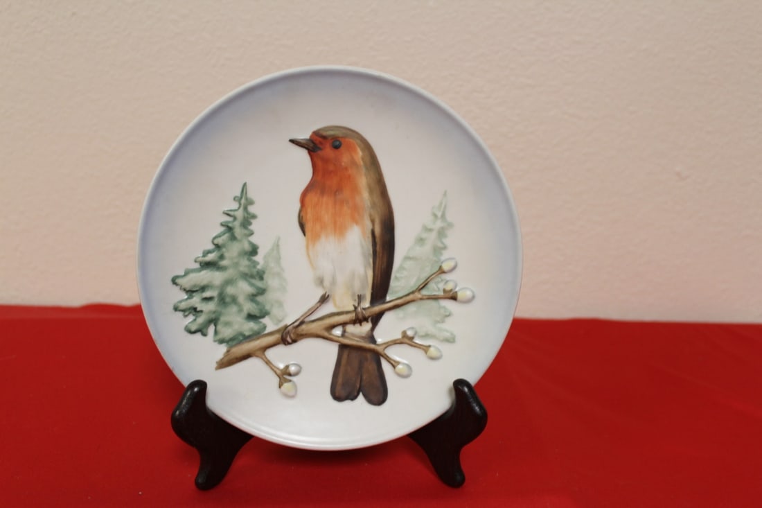 A Collector's Plate: 7 1/2" in diameter