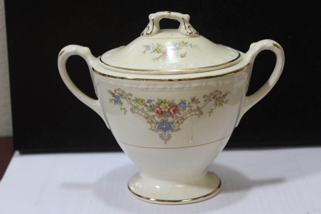 A Hommer Laughlin Sugar Container: Georgian - eggshell - 5 1/2" tall