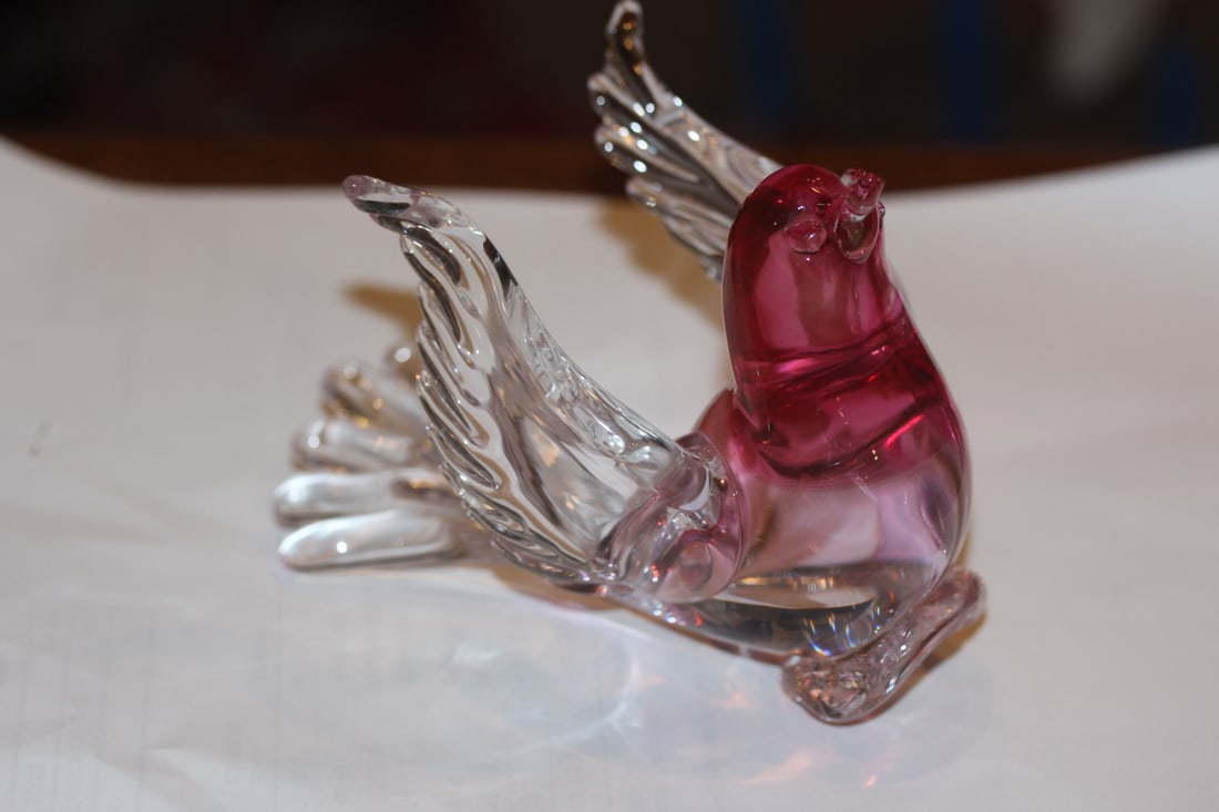 Artglass Dove: 5" across