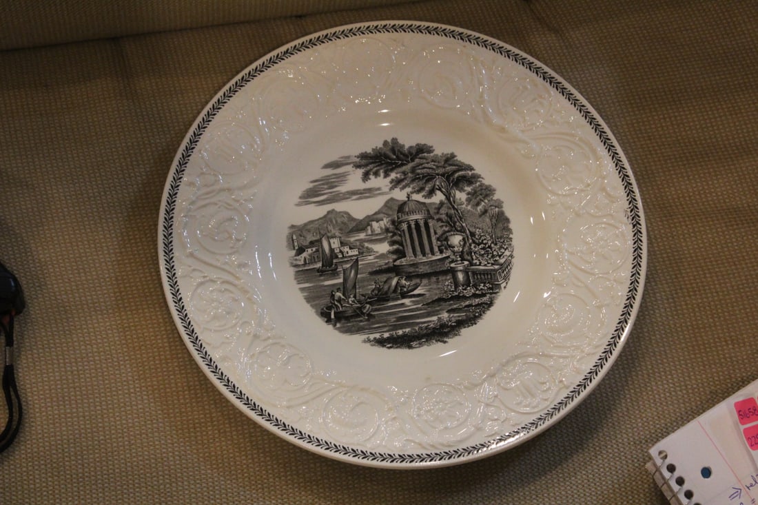 Wedgwood Torbay Scenic Dinner Plate: 10 5/8" in diameter