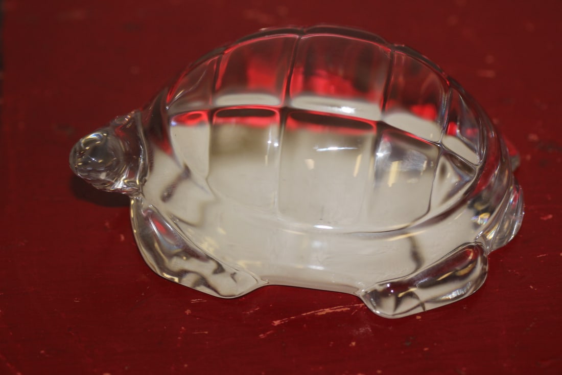 Signed Baccarat Turtle: 3 7/8" across