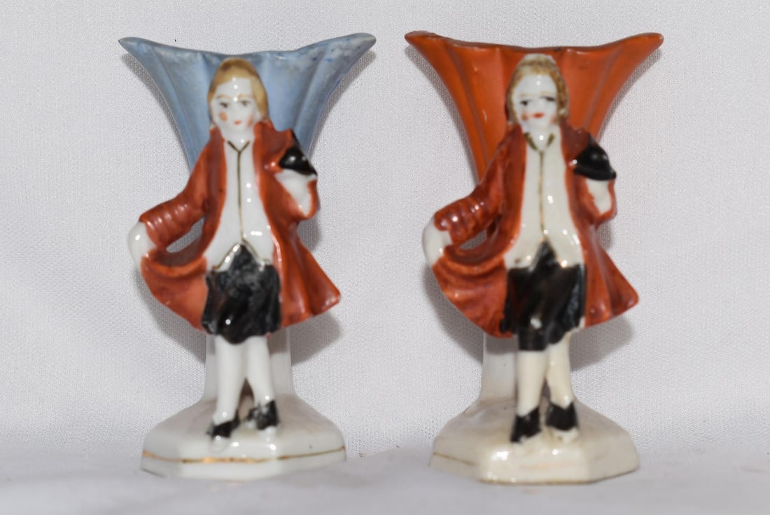 Lot of 2 Japanese Miniature Figeral Vases: 3" tall